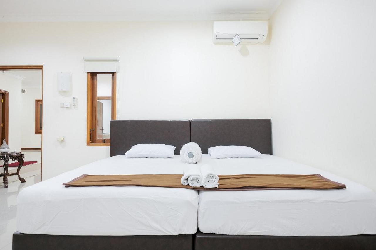 Wisma Delapan Mitra Reddoorz 자카르타 외부 사진